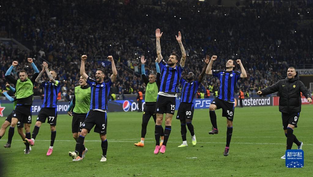 欧冠半场：马尤鲁失良机，巴黎暂0-0毕尔巴鄂竞技