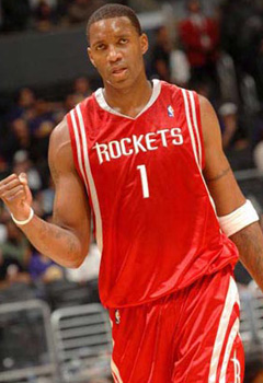 利兹联3-1胜切尔西，利物浦1-1战平桑德兰。