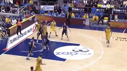 湖人詹姆斯关键封盖锁定胜局