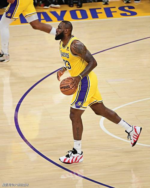 世体：巴萨仍考虑签格里马尔多；坎塞洛、穆尼奥斯也愿意加盟