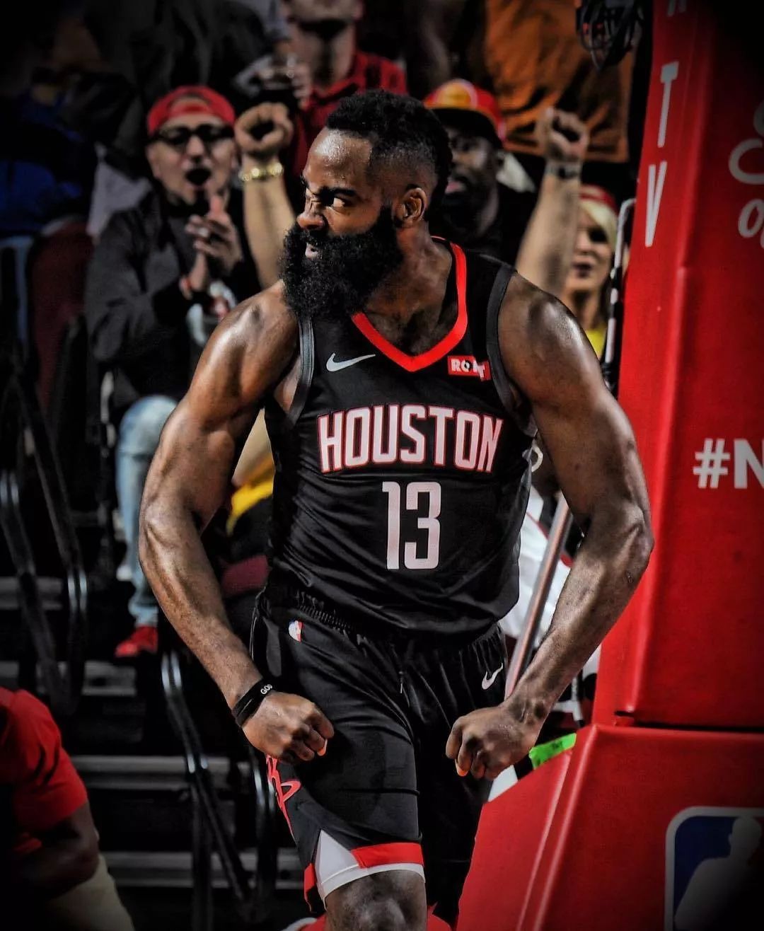 谌贻琴出席国家足球青训中心揭牌仪式