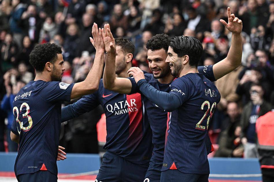 欧冠球员表现评析：C罗连续进球,