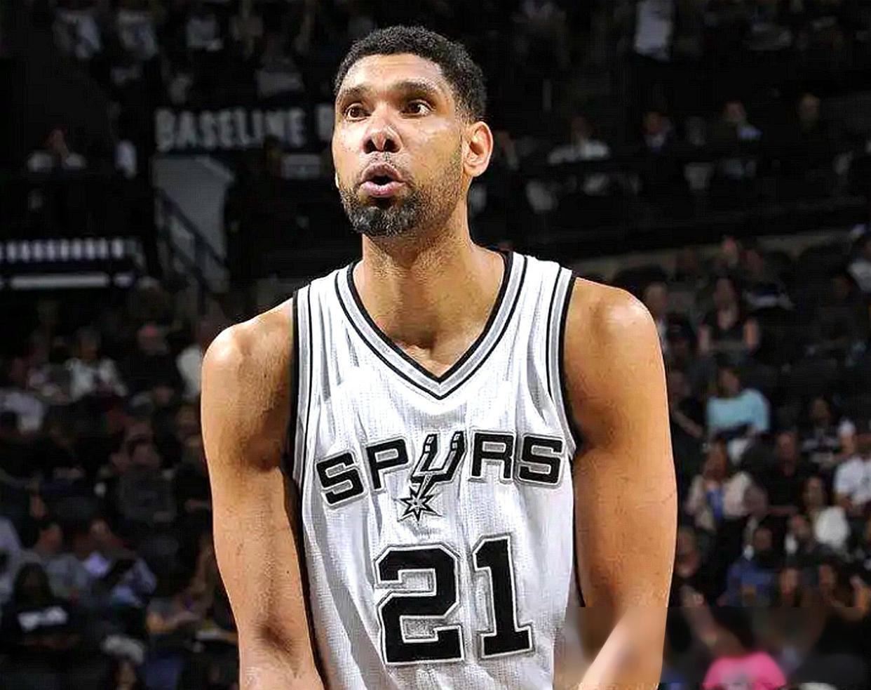 大谷翔平在天使队的最后一个主场打席，获得全场观众长达三分钟的起立欢呼