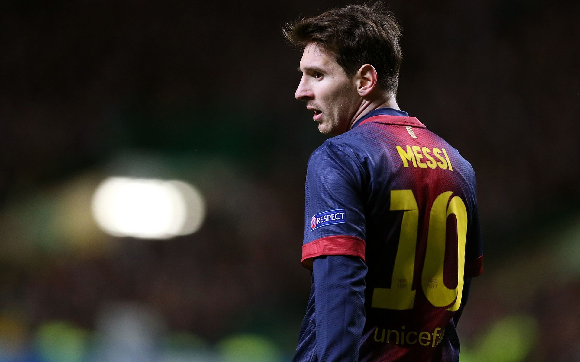 反正主打一个必须是詹姆斯比别人占优的，／／[@吴大侠]：为什么詹姆斯4个总冠军4个MVP4个fmvp而库里4个总冠军2个MVP1个fmvp？赢荣誉这不一目了然？