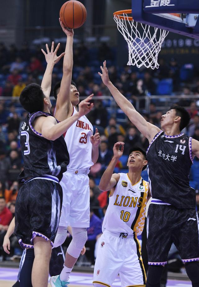 船记：我甚至没料到哈登今天会打 而他现在真正改变了比赛