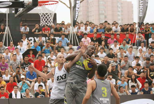 德乙半场：贝尔纳特屡献神扑，汉诺威暂0-0卡尔斯鲁厄