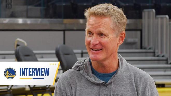 为什么投手在换局休息间隙需要穿着重压服来防止手臂冷缩