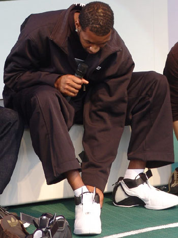 意甲半场：吉奥万破门，维罗纳2-0亚特兰大