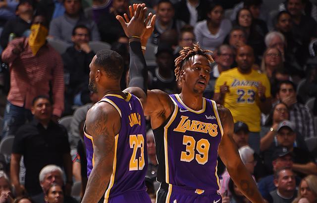 约翰逊反击妙传 贺希宁追身三分命中